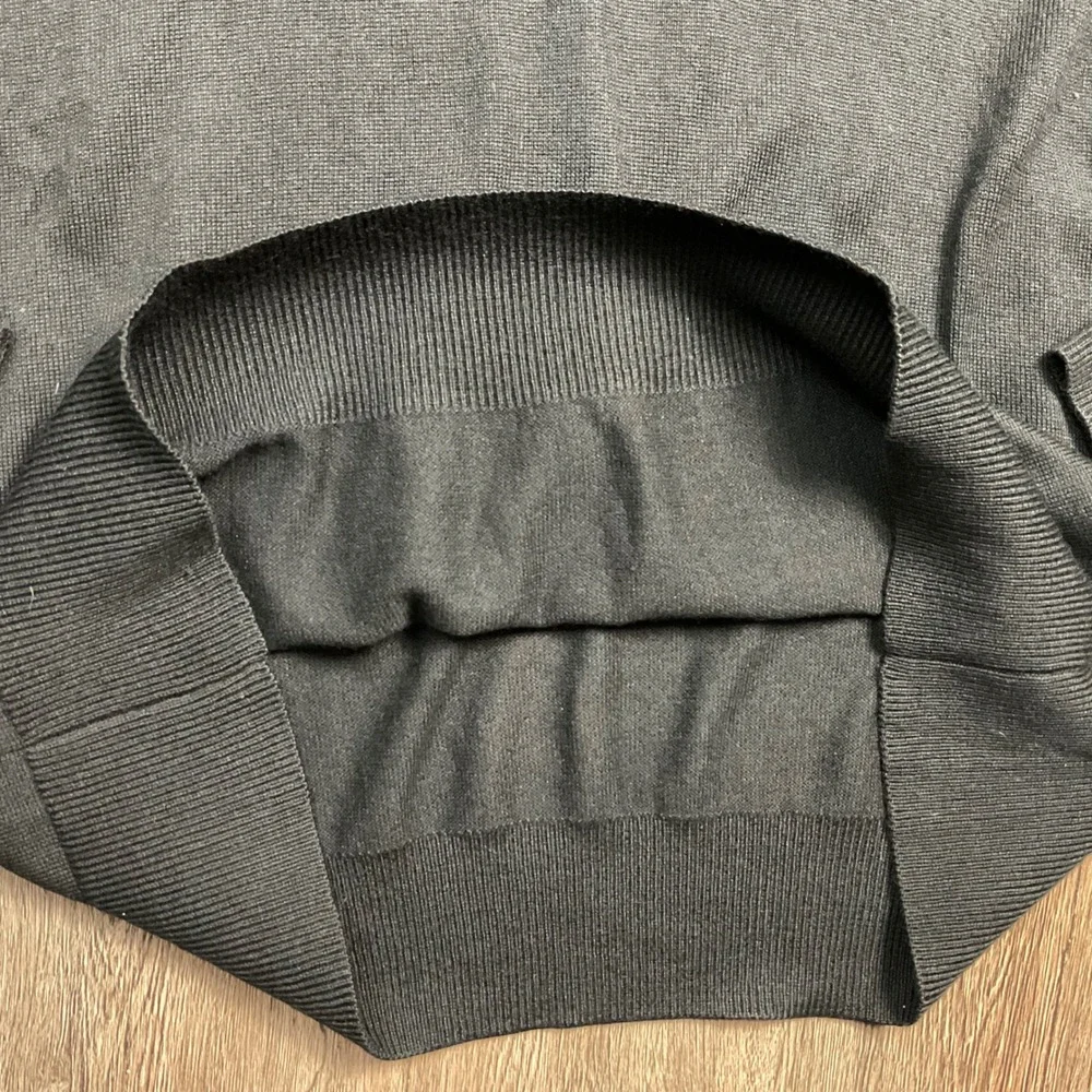 Y2K Banana Republic Silk Cashmere V-Neck Sweater Mens Medium Black Preppy Classy